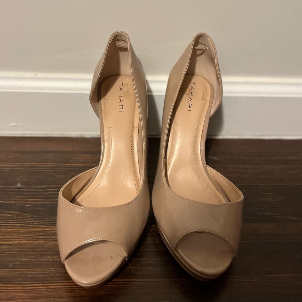 Tahari heels- size 8